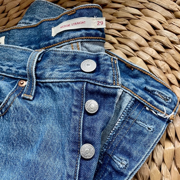 Levi's Wedgie Straight Leg Big E Button Fly High Rise Denim Jeans Size 29 - Picture 5 of 7